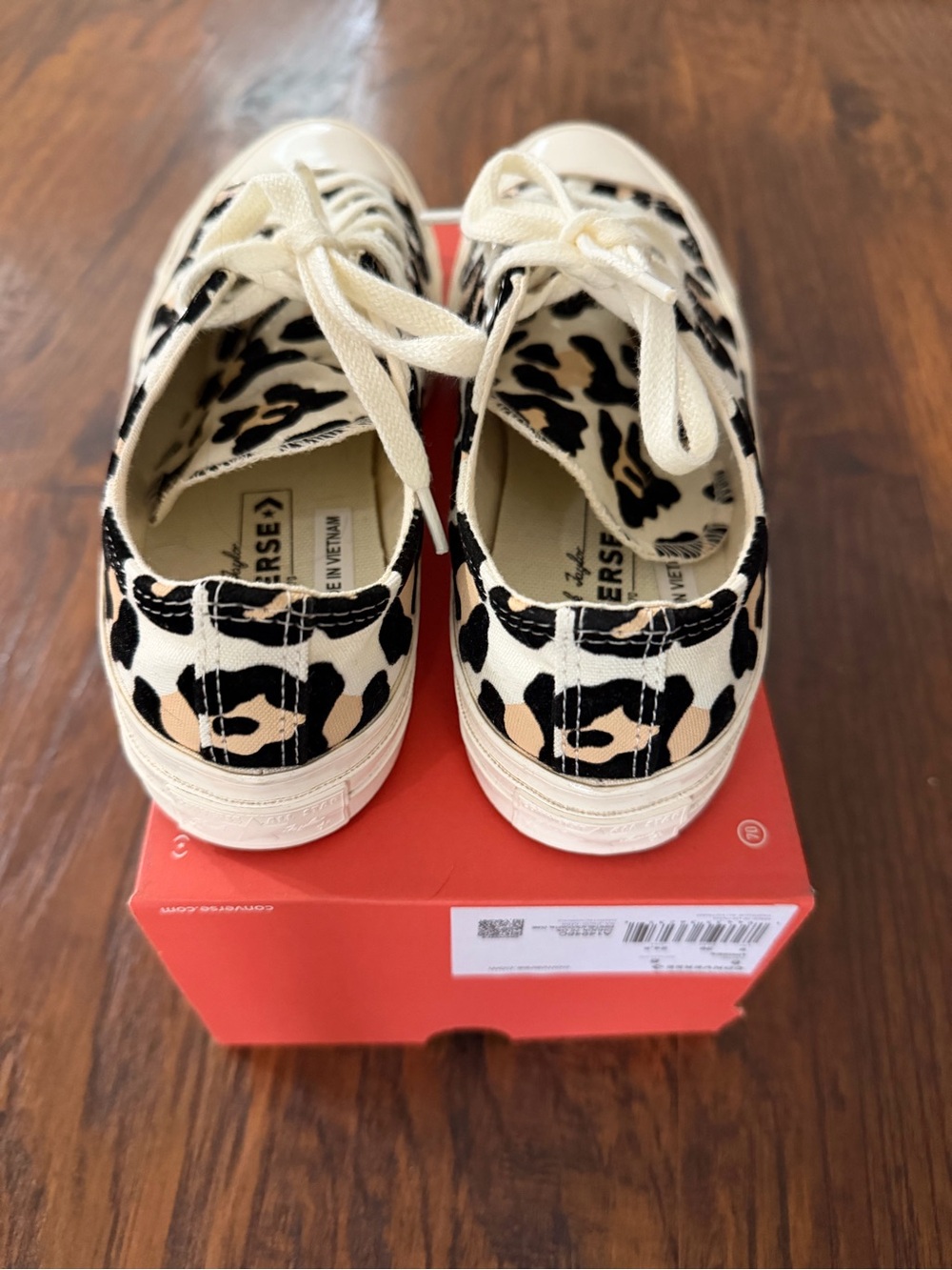 Converse Canvas Low-Top Sneakers in Cream and Black Leopard Print Women’s size 8 - Picture 3 of 6